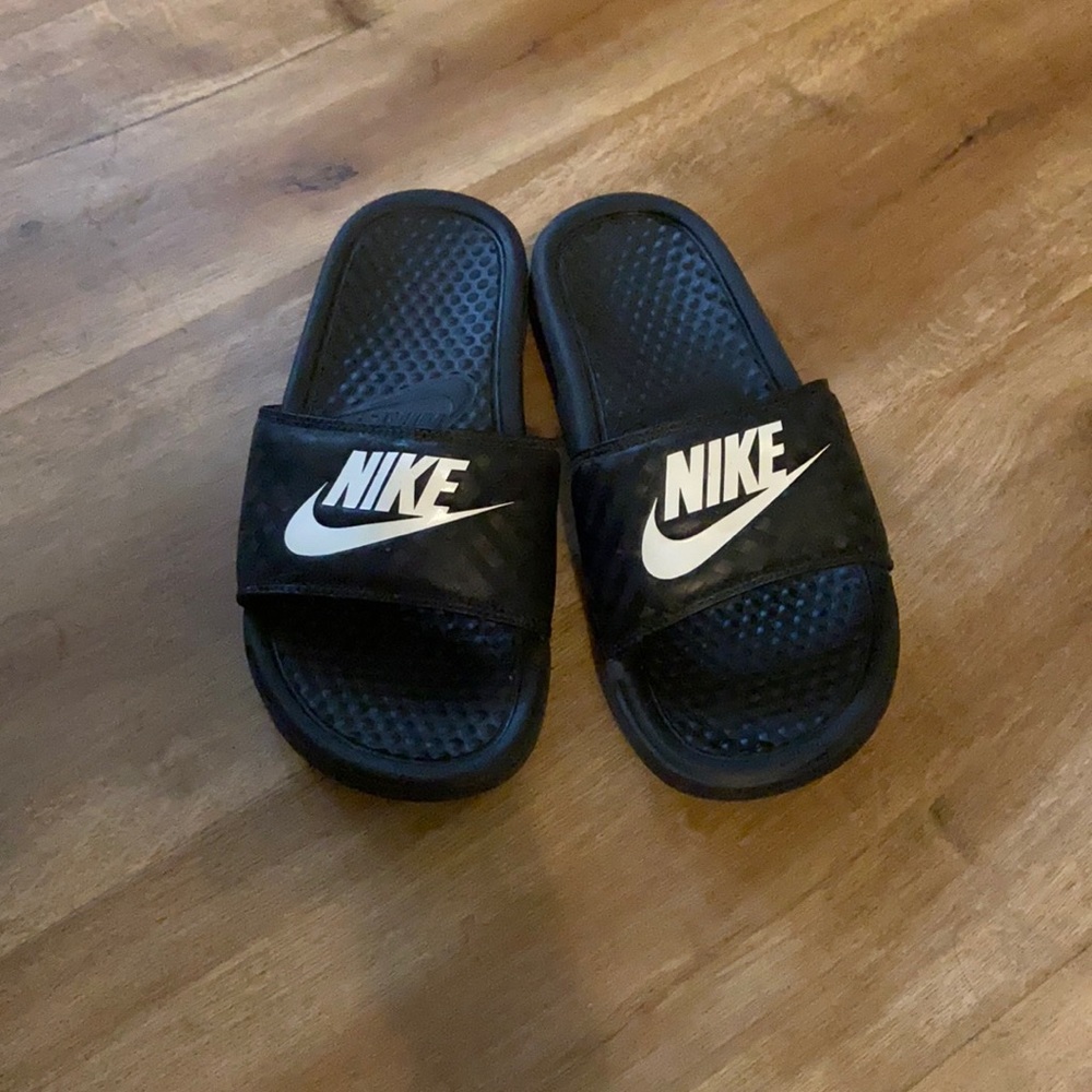 Nike slides
